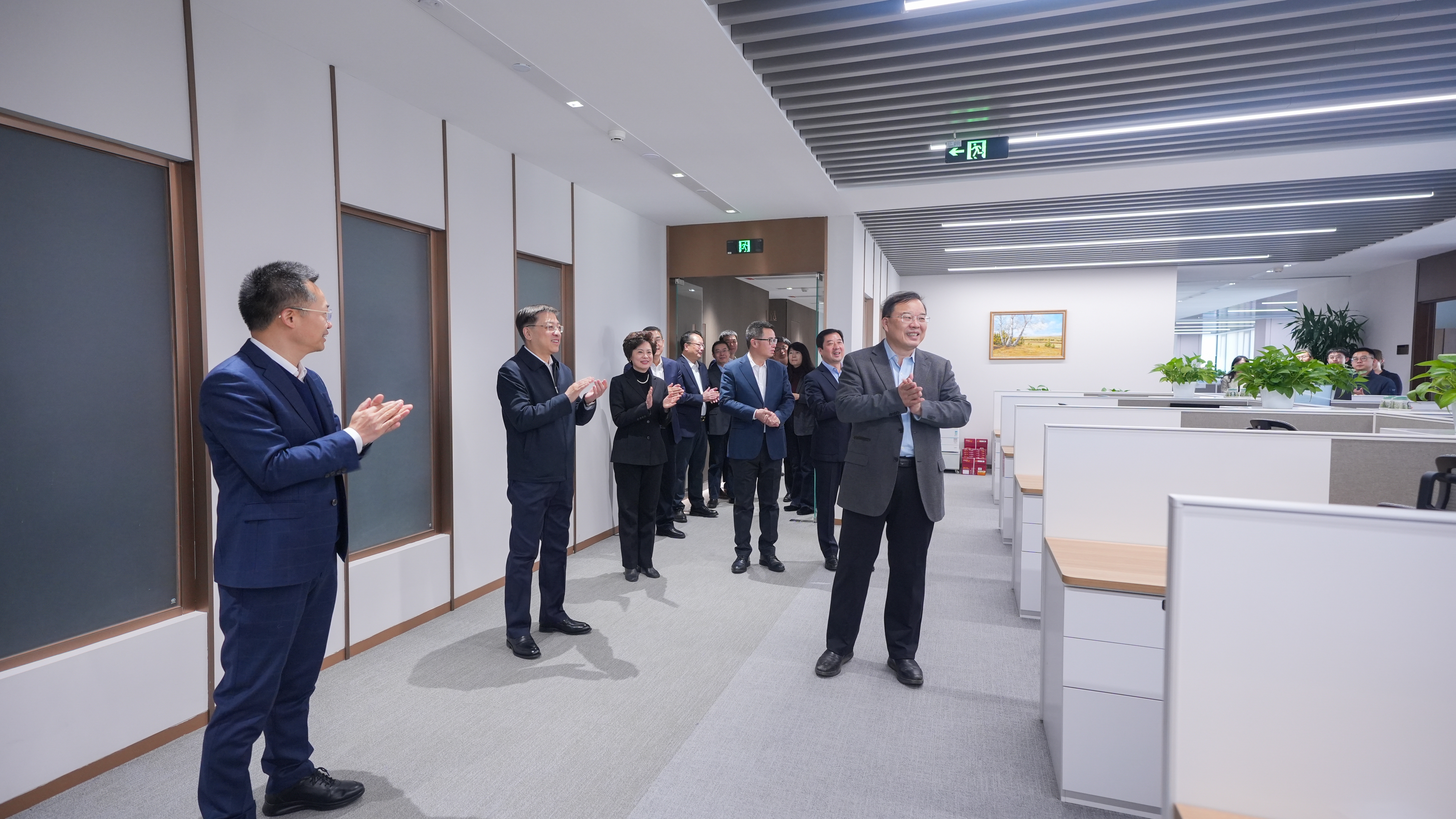 中国成通の指導チームは新年に北京に投資している企業の幹部と従業員を訪問